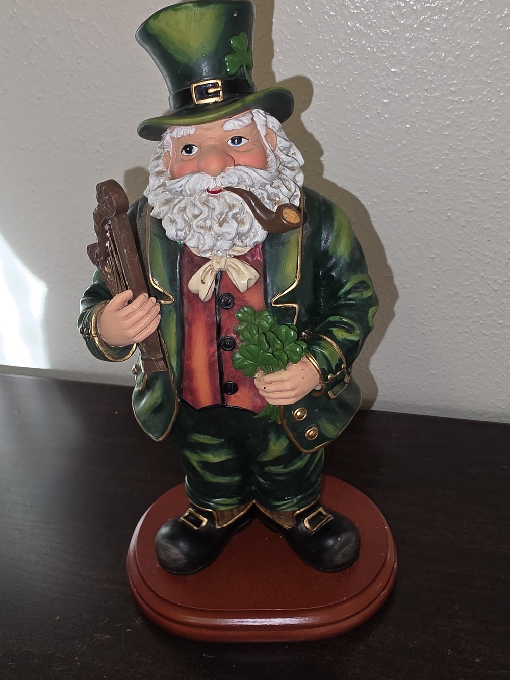 Irish Santa Clause Figurine with Shamrock and Pipe